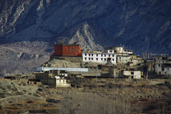 Monastère de Jarkhot au pied du Thorong La